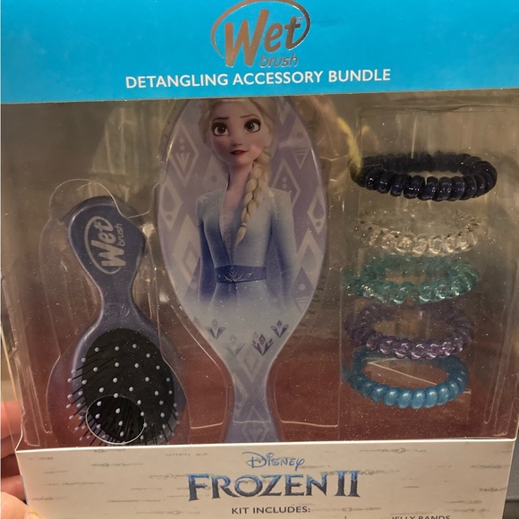 Disney Other - BRAND NEW Disney Frozen II Detangling Wet BrushSet